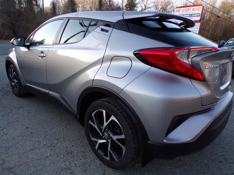 Used 2018 Toyota C-HR XLE image 9