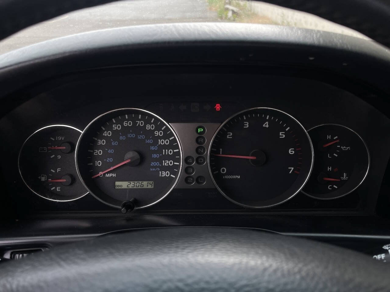 Used 2004 Toyota Land Cruiser AWD/4WD image 28