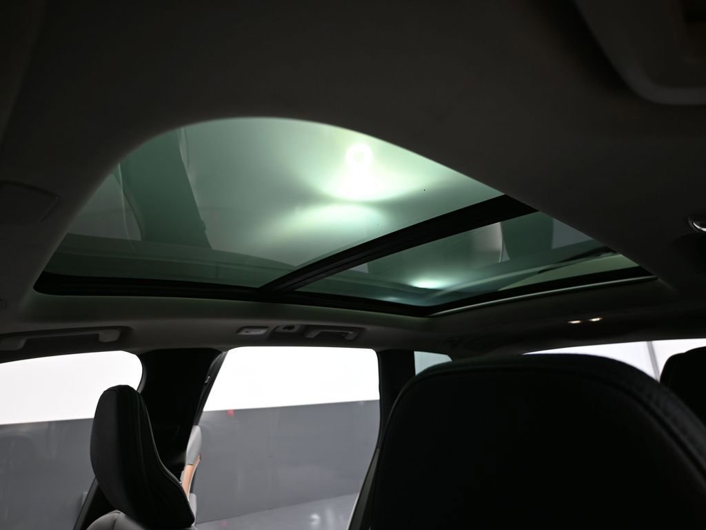 Used 2024 Volvo XC90 B5 Plus image 25