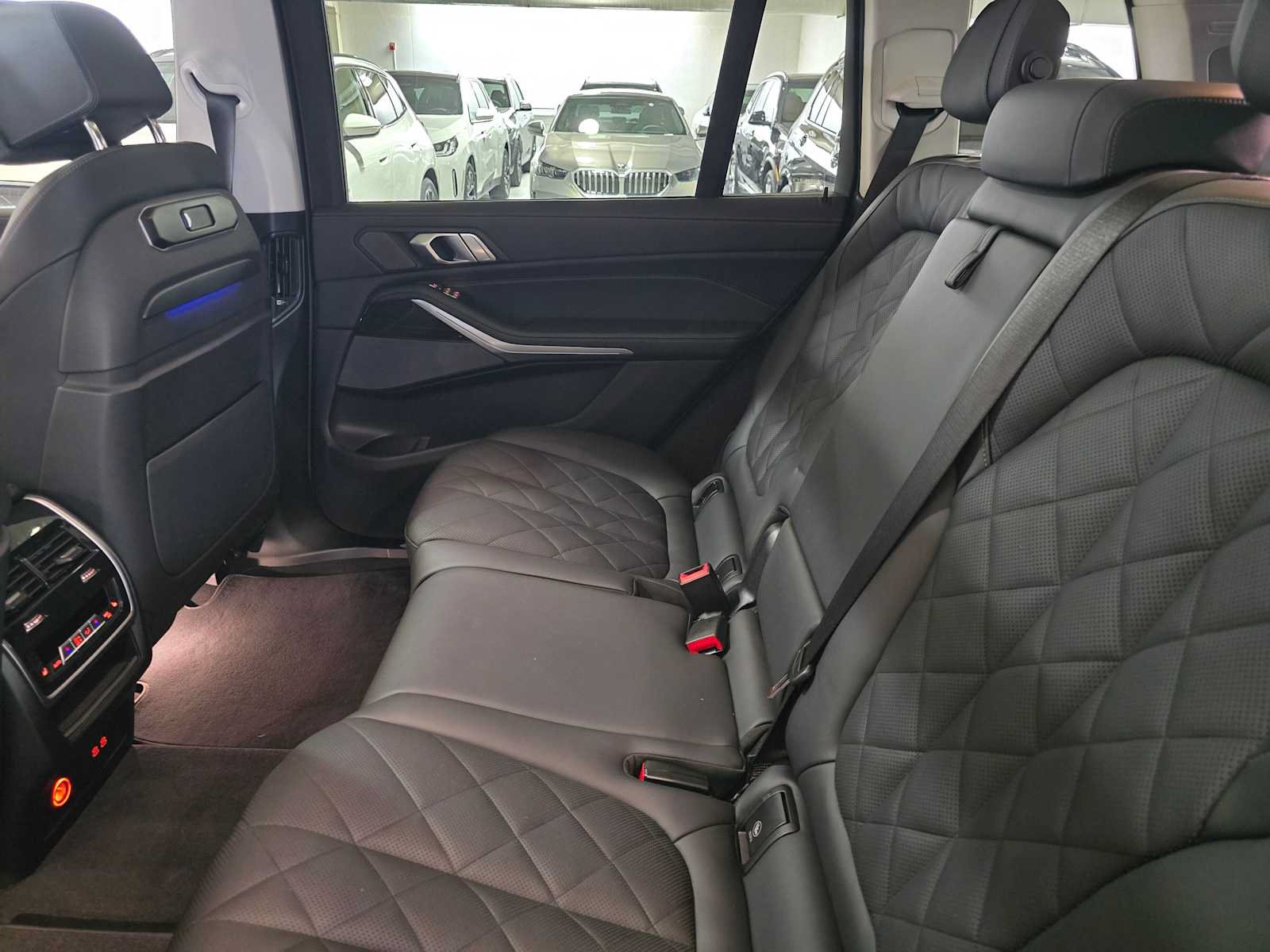 Used 2025 BMW X7 xDrive40i AWD/4WD image 16