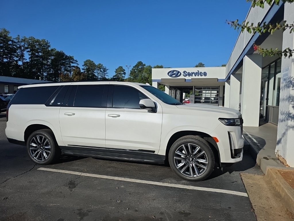 Used 2021 Cadillac Escalade ESV Sport Platinum AWD/4WD image 2