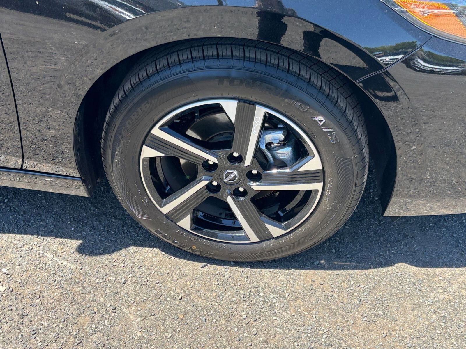 Used 2025 Nissan Sentra SV FWD image 28