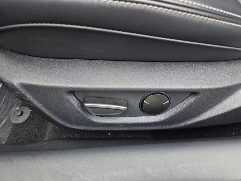 Used 2025 Ford Mustang Premium RWD image 4