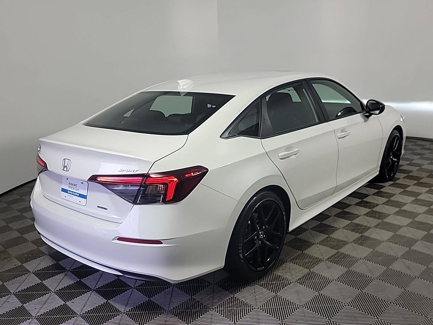 Certified 2025 Honda Civic Sport Touring image 4