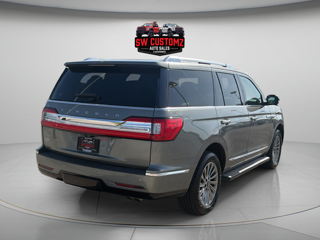 Used 2019 Lincoln Navigator Premiere AWD/4WD image 7