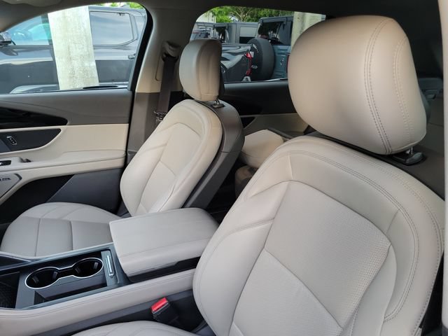 Used 2024 Lincoln Nautilus Premier w/ Equipment Group 102A AWD/4WD image 9
