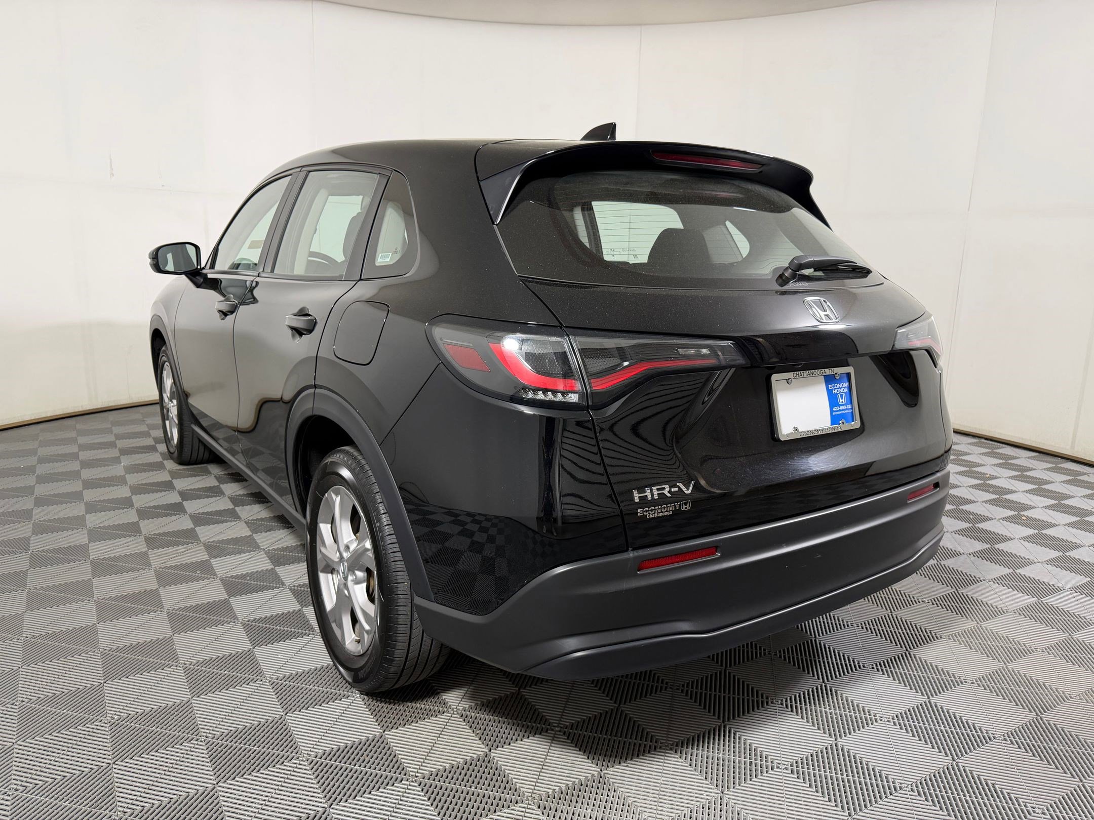 Certified 2025 Honda HR-V LX image 2