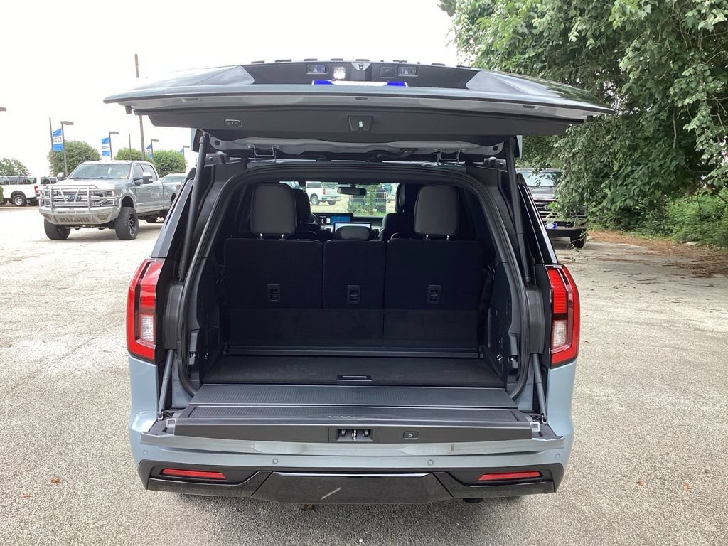 New 2026 Ford Expedition Platinum w/ Stealth Appearance Package AWD/4WD image 13