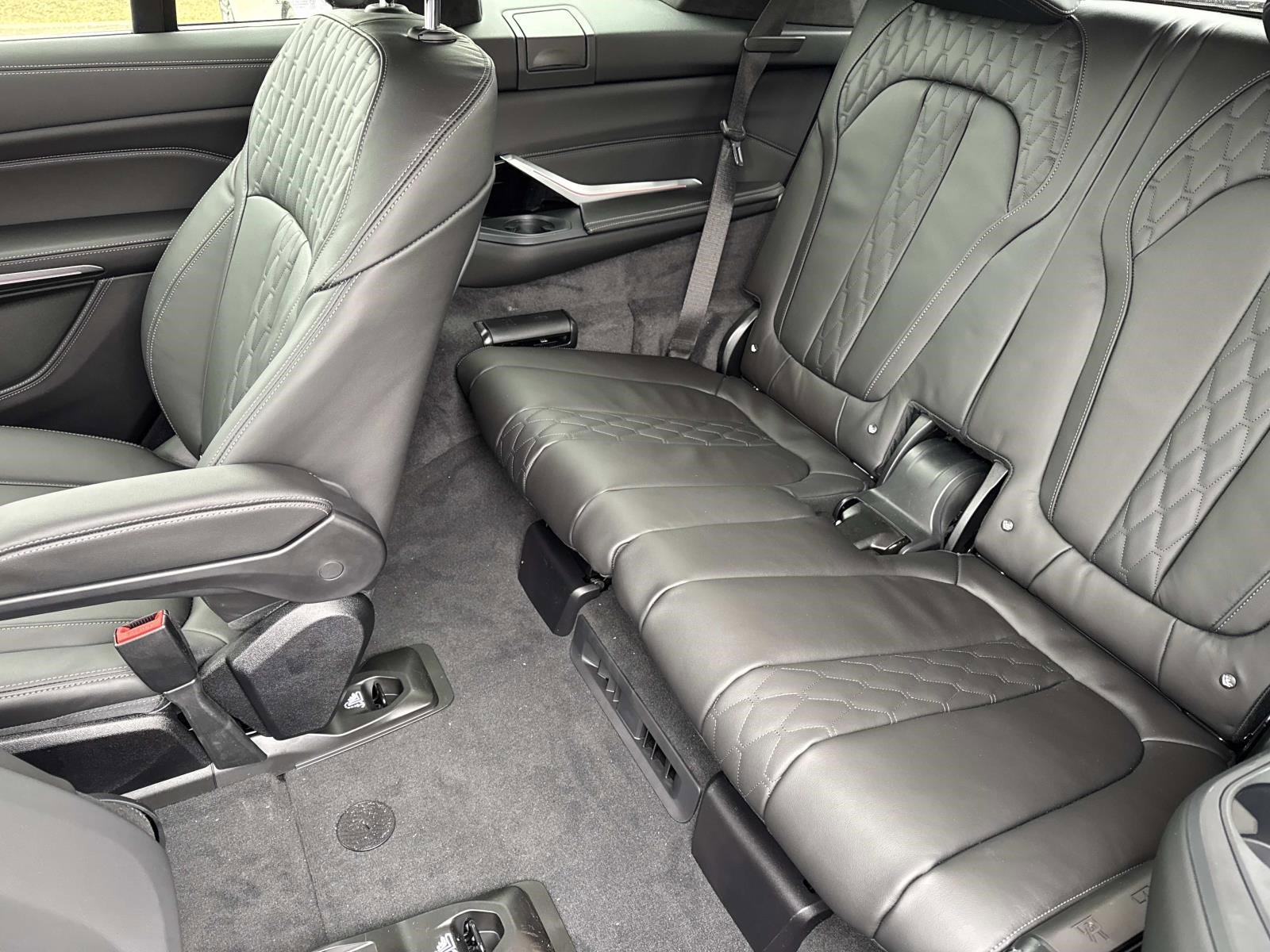 New 2026 BMW ALPINA XB7 image 18