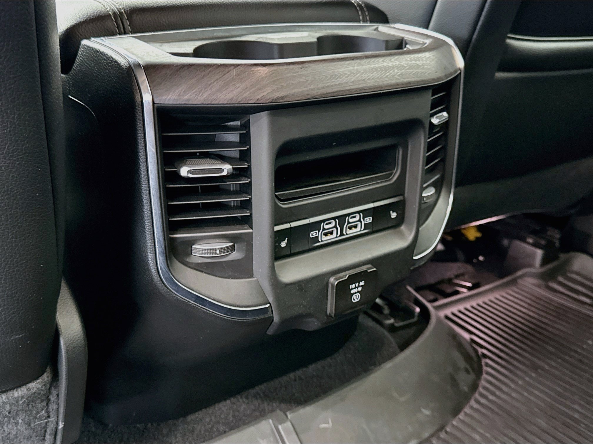 Used 2025 RAM 1500 Laramie AWD/4WD image 27