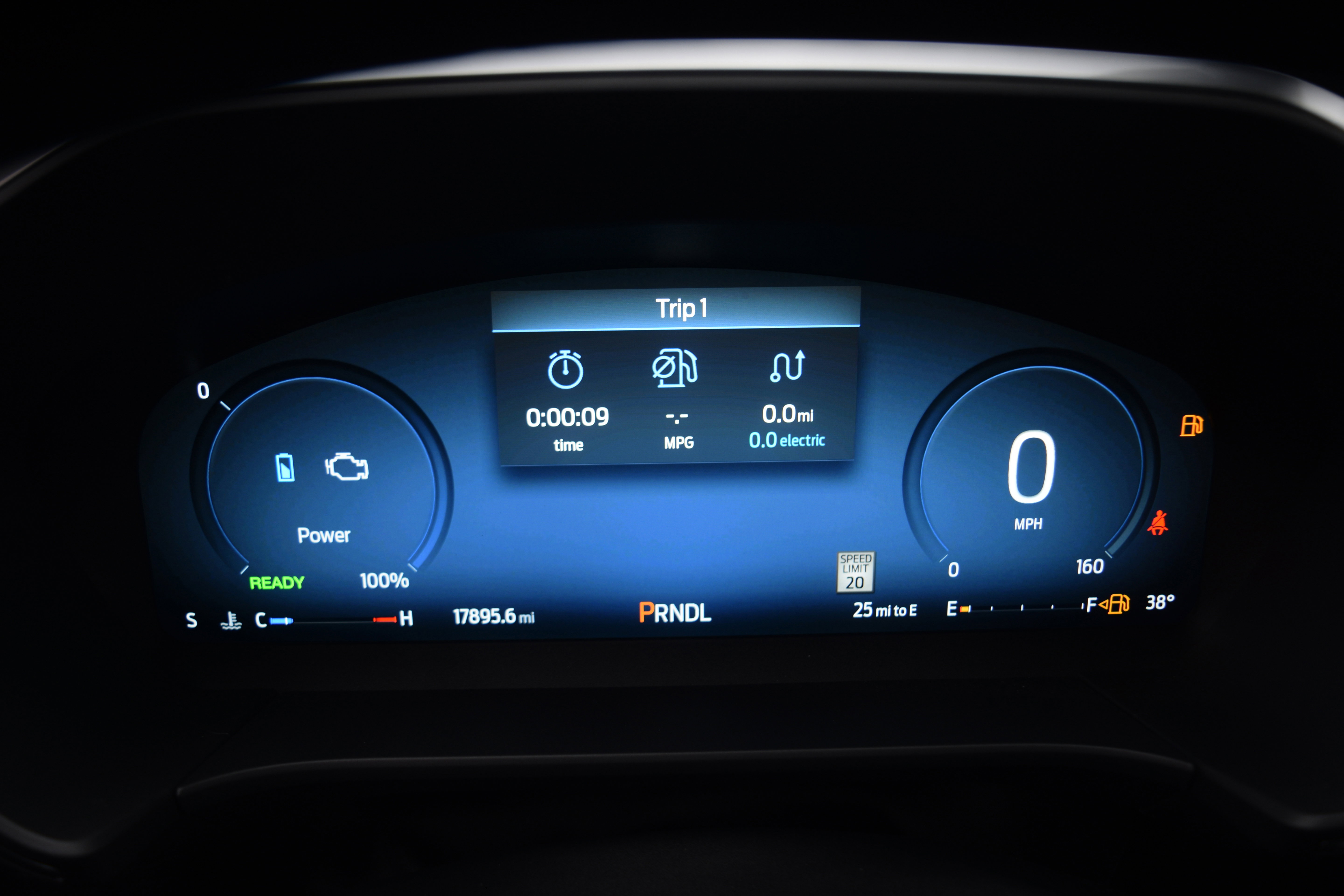 Used 2025 Ford Escape Platinum w/ Premium Technology Package image 3