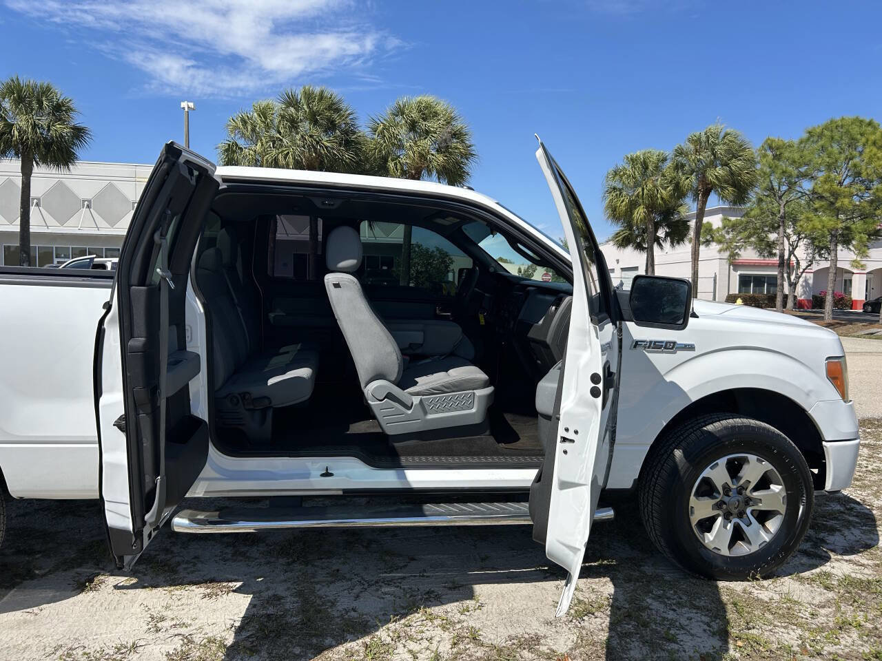 Used 2013 Ford F150 STX w/ Mid Equipment Group AWD/4WD image 18