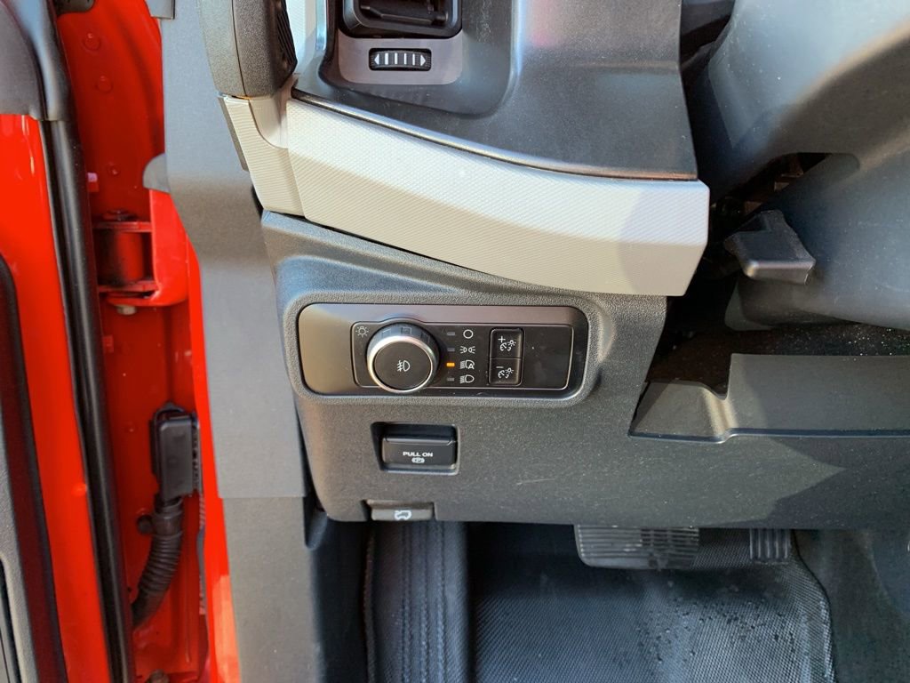 Used 2023 Ford Bronco Badlands image 28