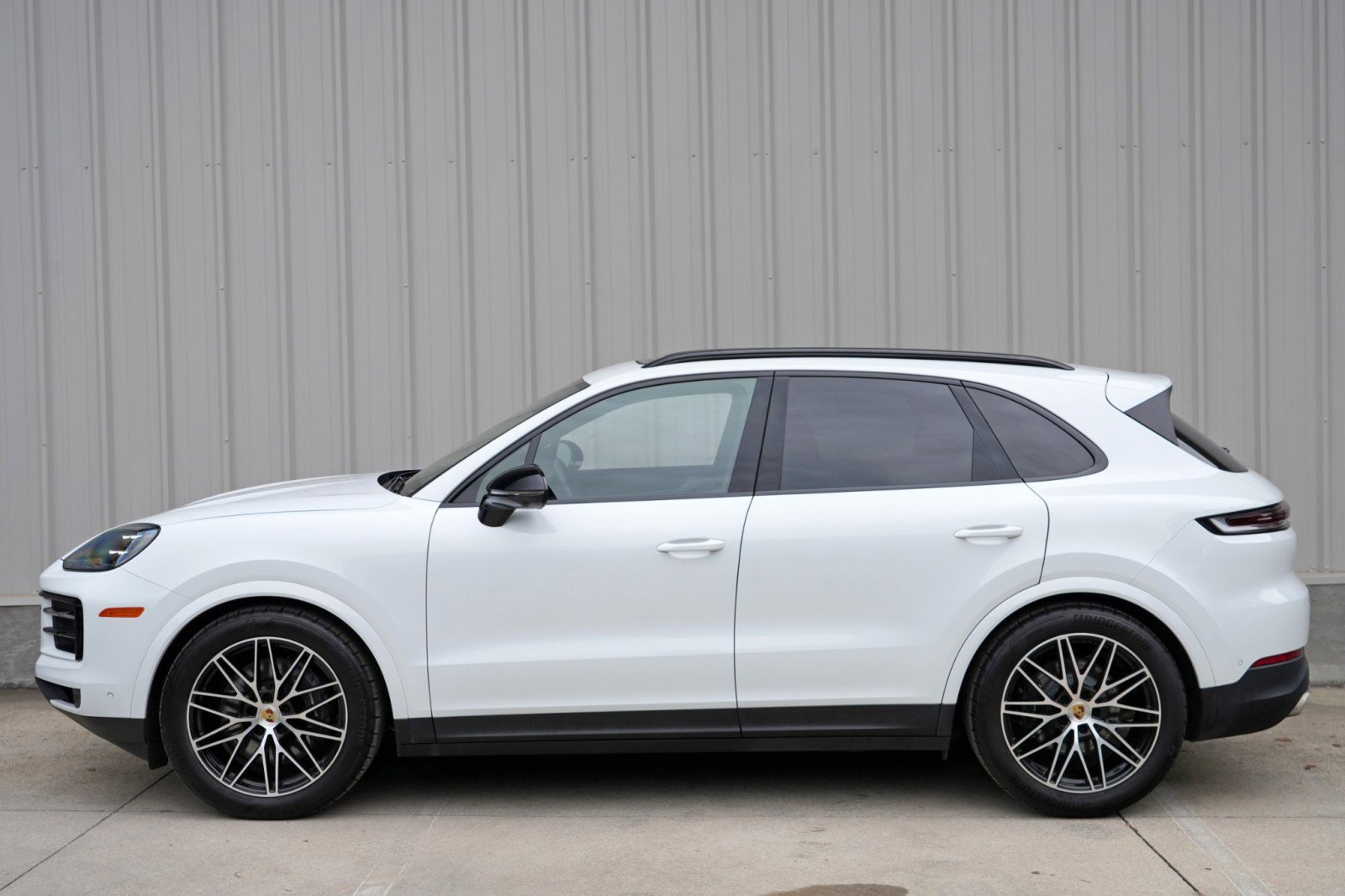 Used 2024 Porsche Cayenne AWD/4WD image 52
