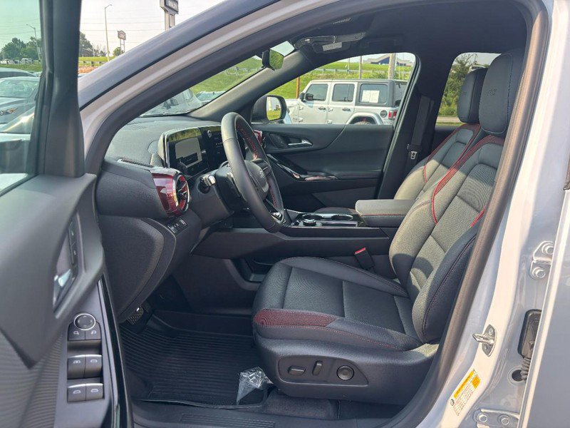 Used 2026 Chevrolet Equinox RS w/ Safety and Technology Package FWD image 9
