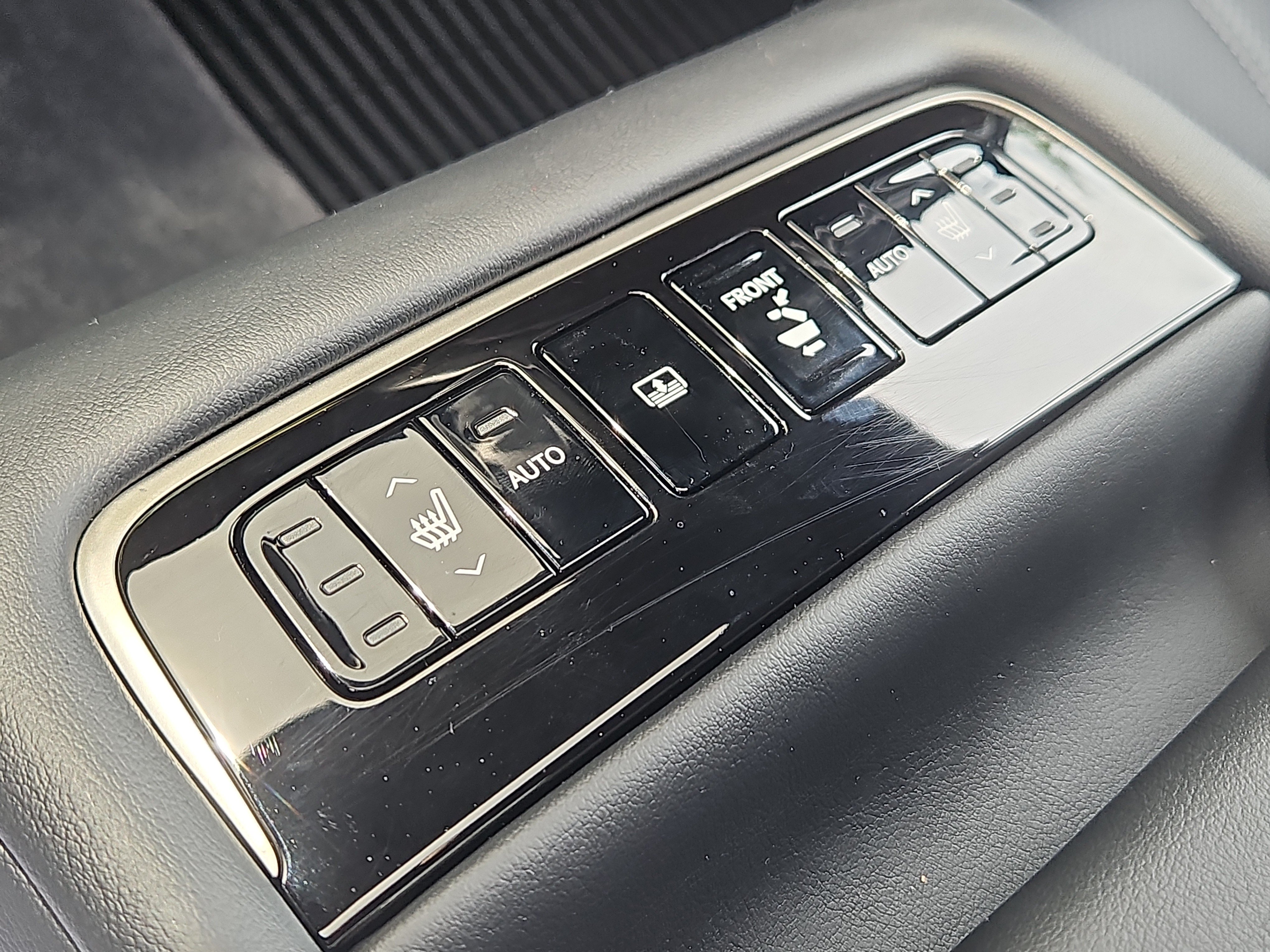 Used 2024 Lexus LS 500 AWD w/ Interior Upgrade Package image 29