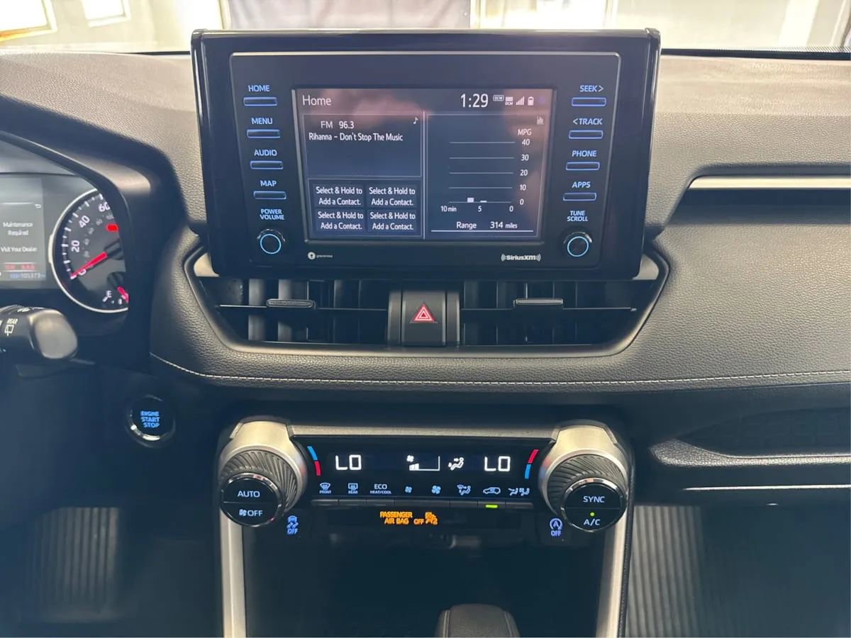 Used 2022 Toyota RAV4 XLE image 17