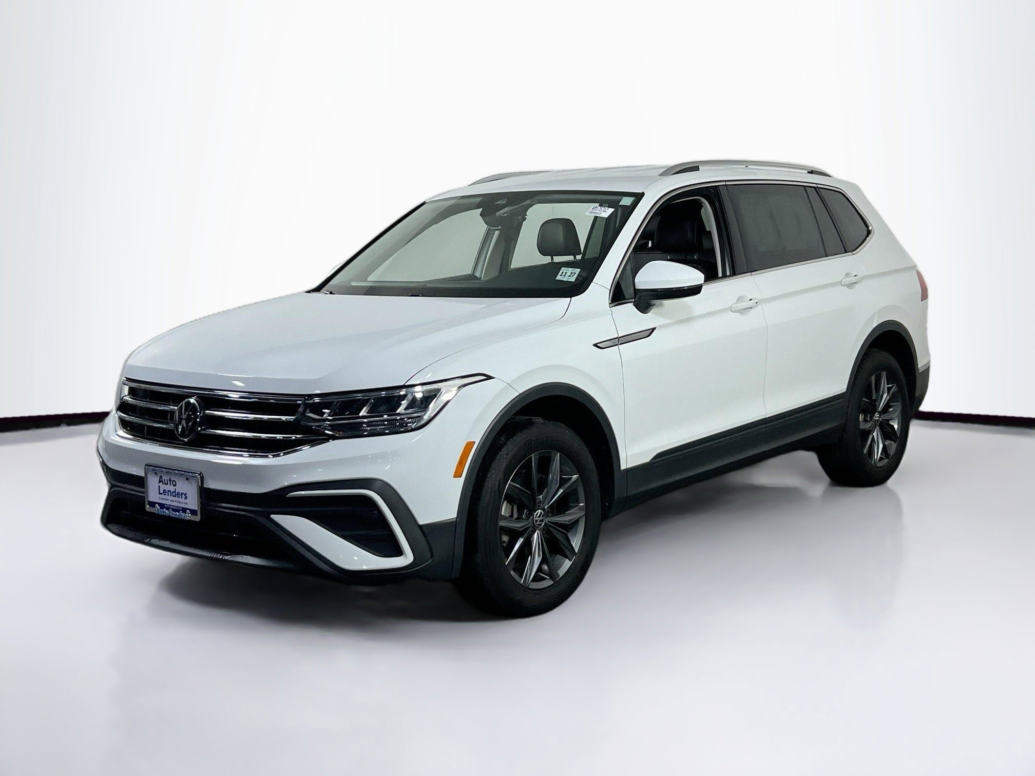 Used 2022 Volkswagen Tiguan SE image 1