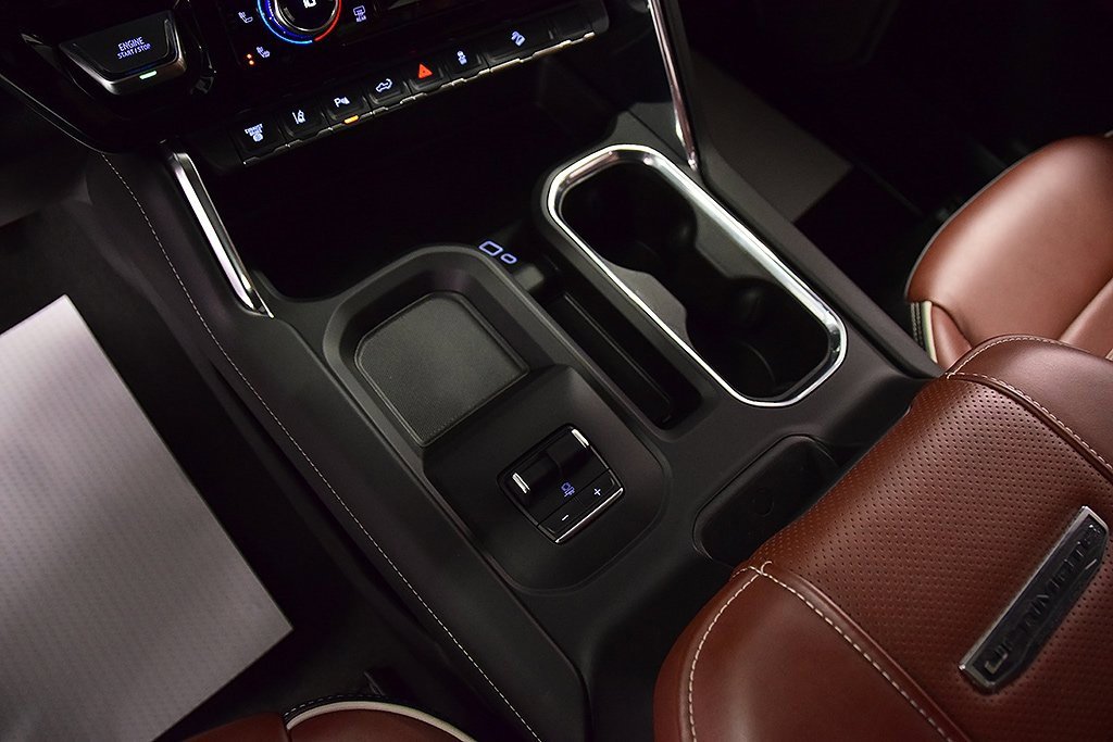 Used 2025 GMC Sierra 2500 Denali Ultimate w/ Snow Plow Prep/Camper Package image 26