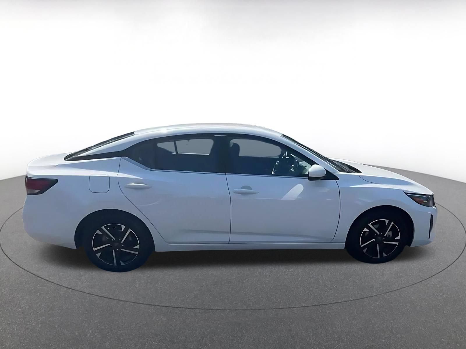 Used 2025 Nissan Sentra SV FWD image 15