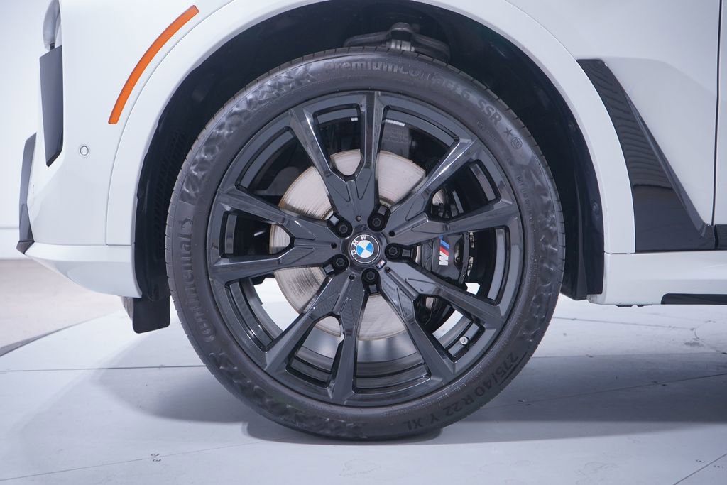 Used 2026 BMW X7 xDrive40i w/ M Sport Package AWD/4WD image 2
