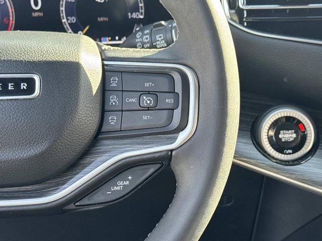 Used 2024 Jeep Wagoneer L Series II w/ Flexible Seating Group image 27