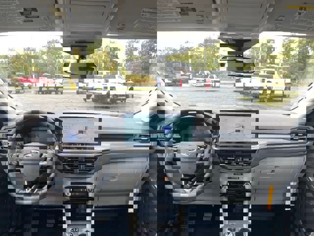New 2025 Ford Escape SE image 20