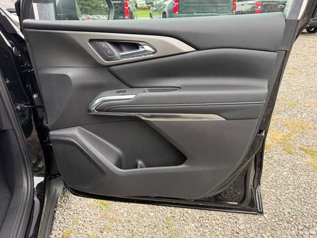 New 2027 Chevrolet Traverse LT w/ Driver Confidence Package FWD image 21