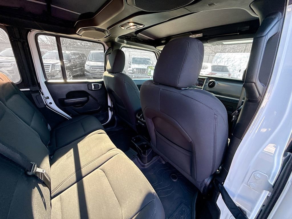 Used 2022 Jeep Wrangler Unlimited Sport image 32