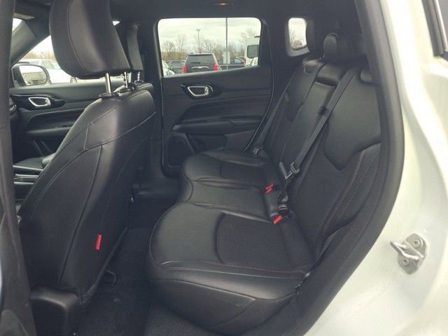 Used 2025 Jeep Compass Trailhawk image 15