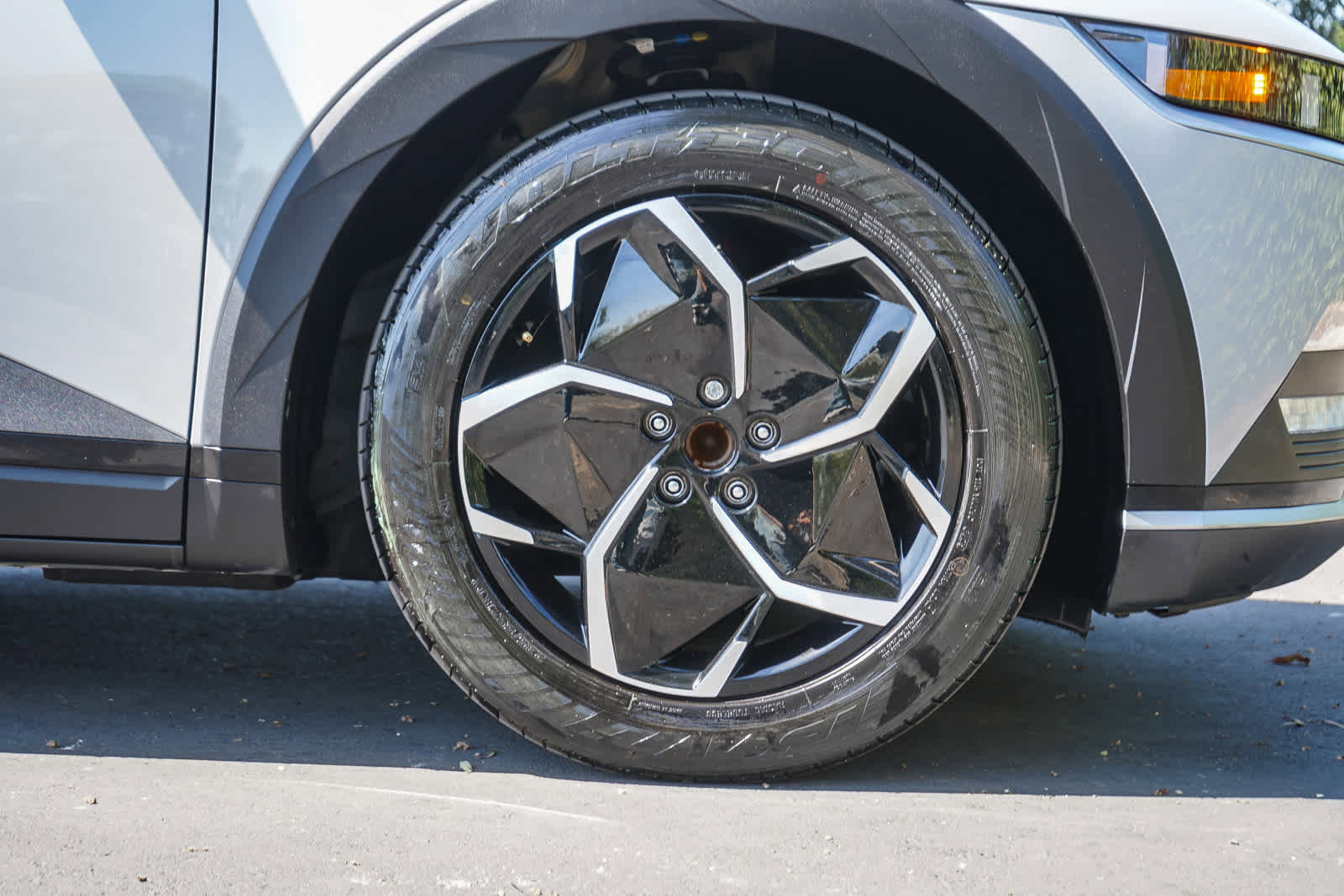 Used 2024 Hyundai Ioniq 5 SE RWD image 9