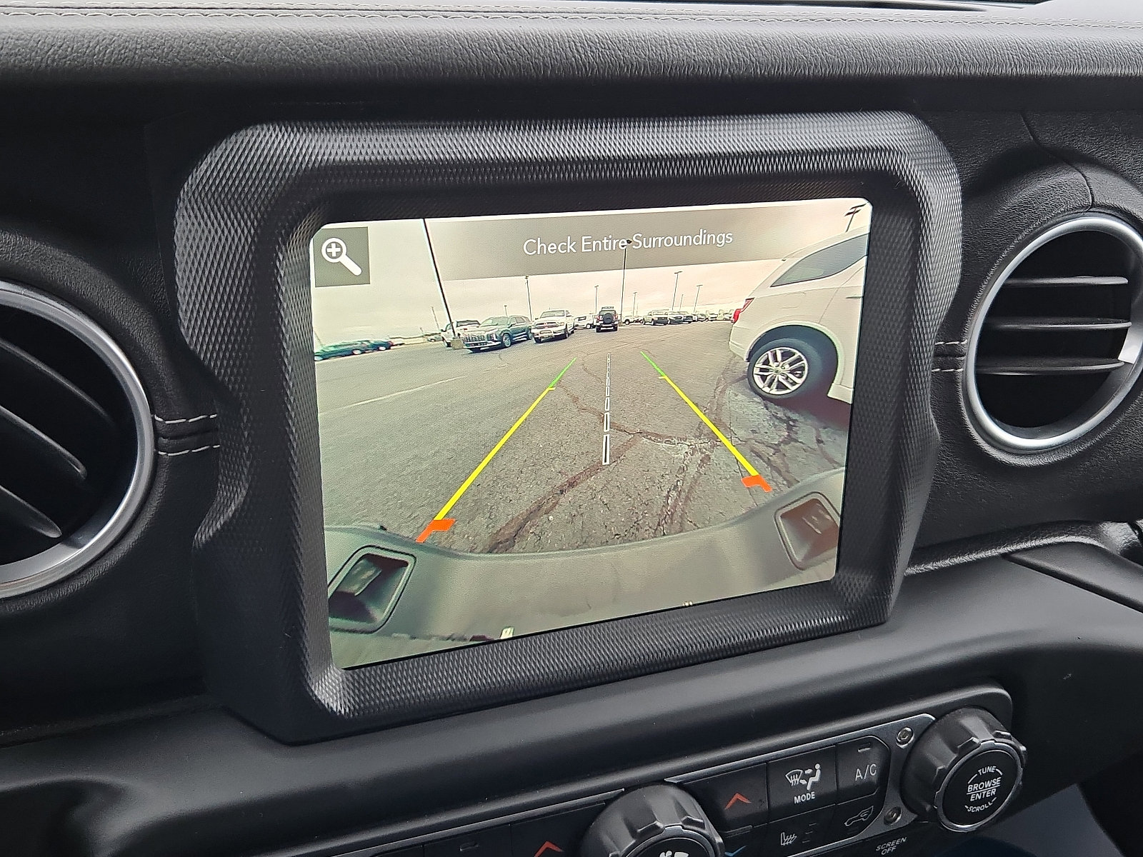 Used 2020 Jeep Gladiator Overland image 13