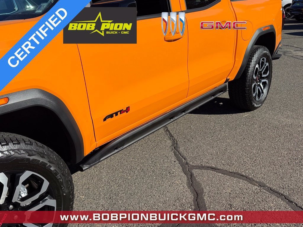Certified 2025 GMC Canyon AT4 w/ Nightfall Edition AWD/4WD image 9