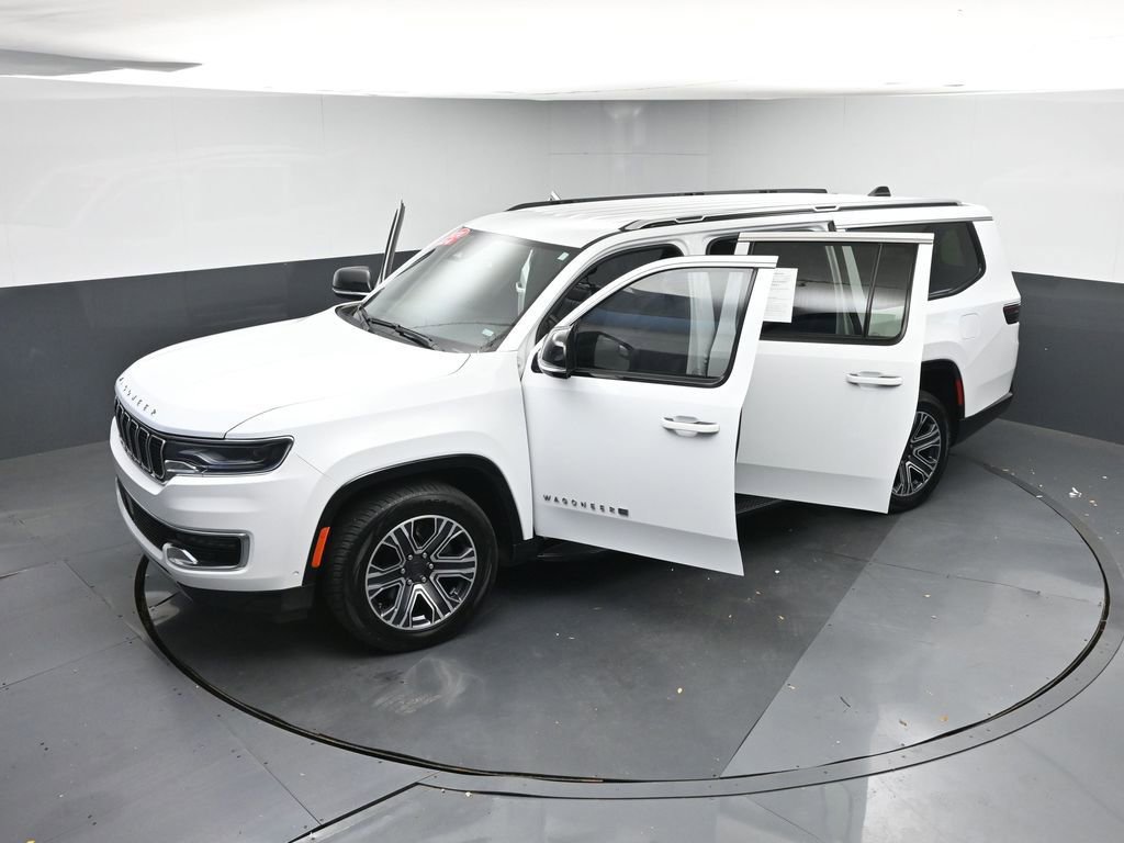 Used 2024 Jeep Wagoneer L Series II w/ Flexible Seating Group image 44
