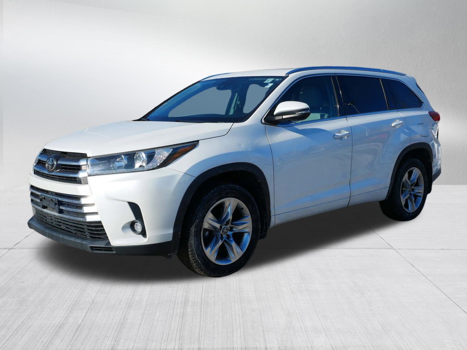 Used 2019 Toyota Highlander Limited AWD/4WD image 3