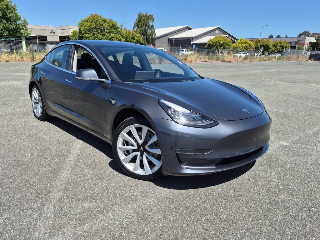 Used 2018 Tesla Model 3 Long Range RWD image 1