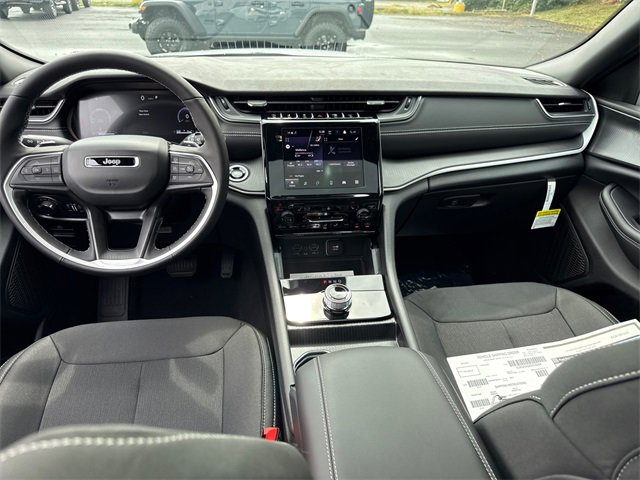 New 2025 Jeep Grand Cherokee L Laredo w/ Luxury Tech Group I image 2