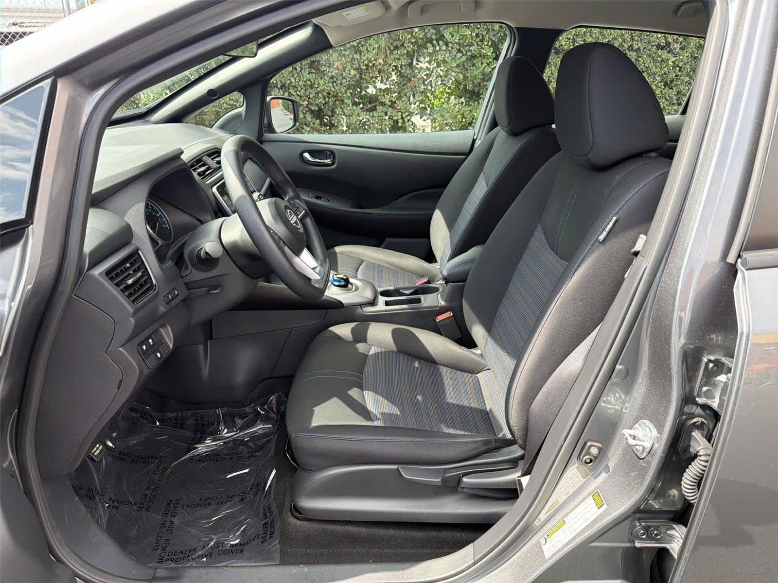 Used 2025 Nissan Leaf S FWD image 12