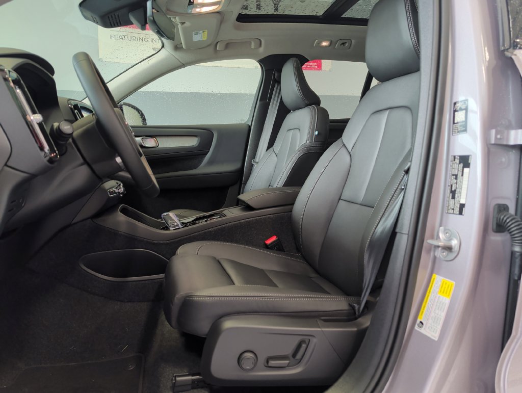 New 2026 Volvo XC40 B5 Ultra w/ Climate Package AWD/4WD image 10