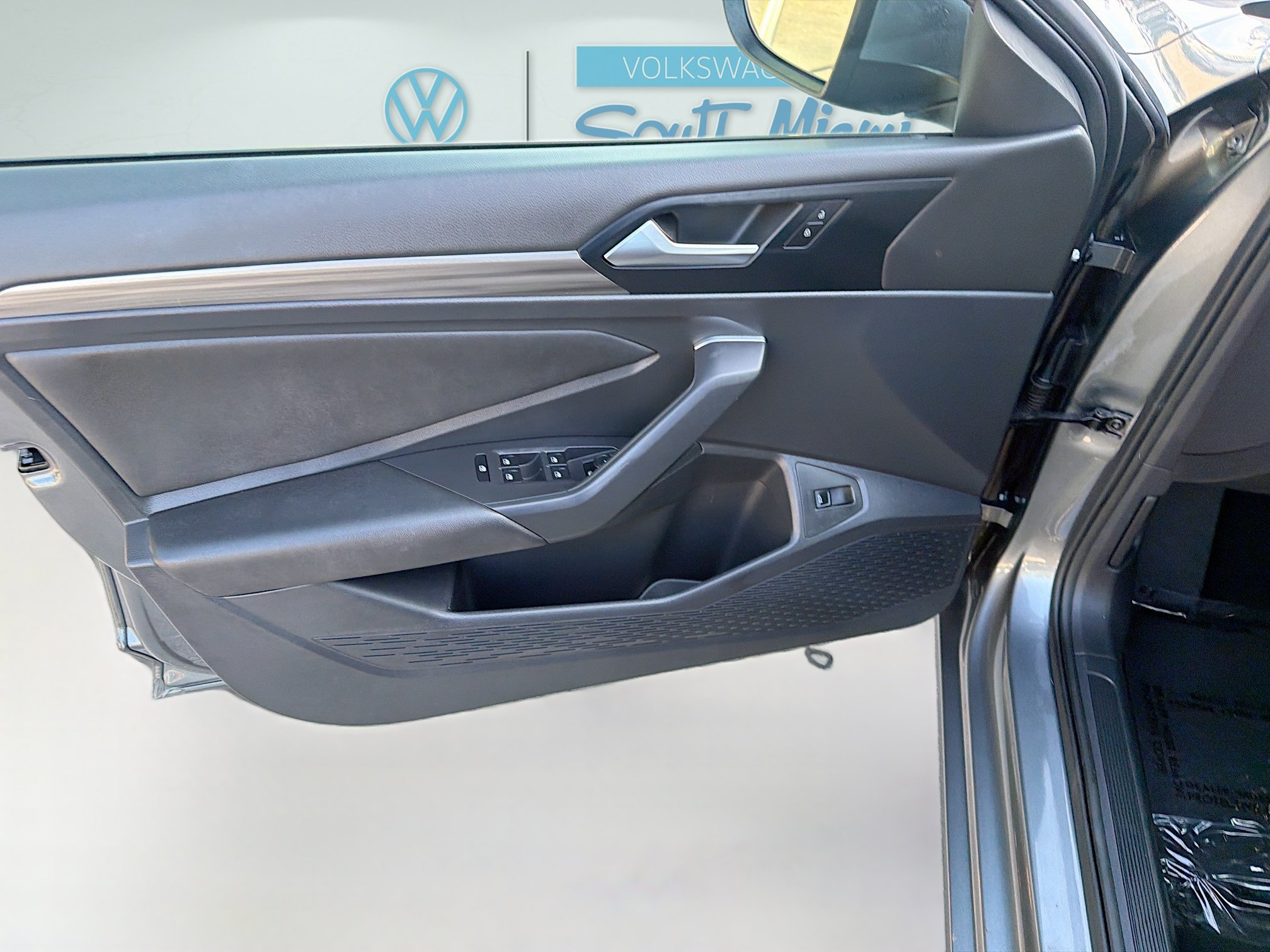 Used 2019 Volkswagen Jetta SEL w/ Cold Weather Package FWD image 18