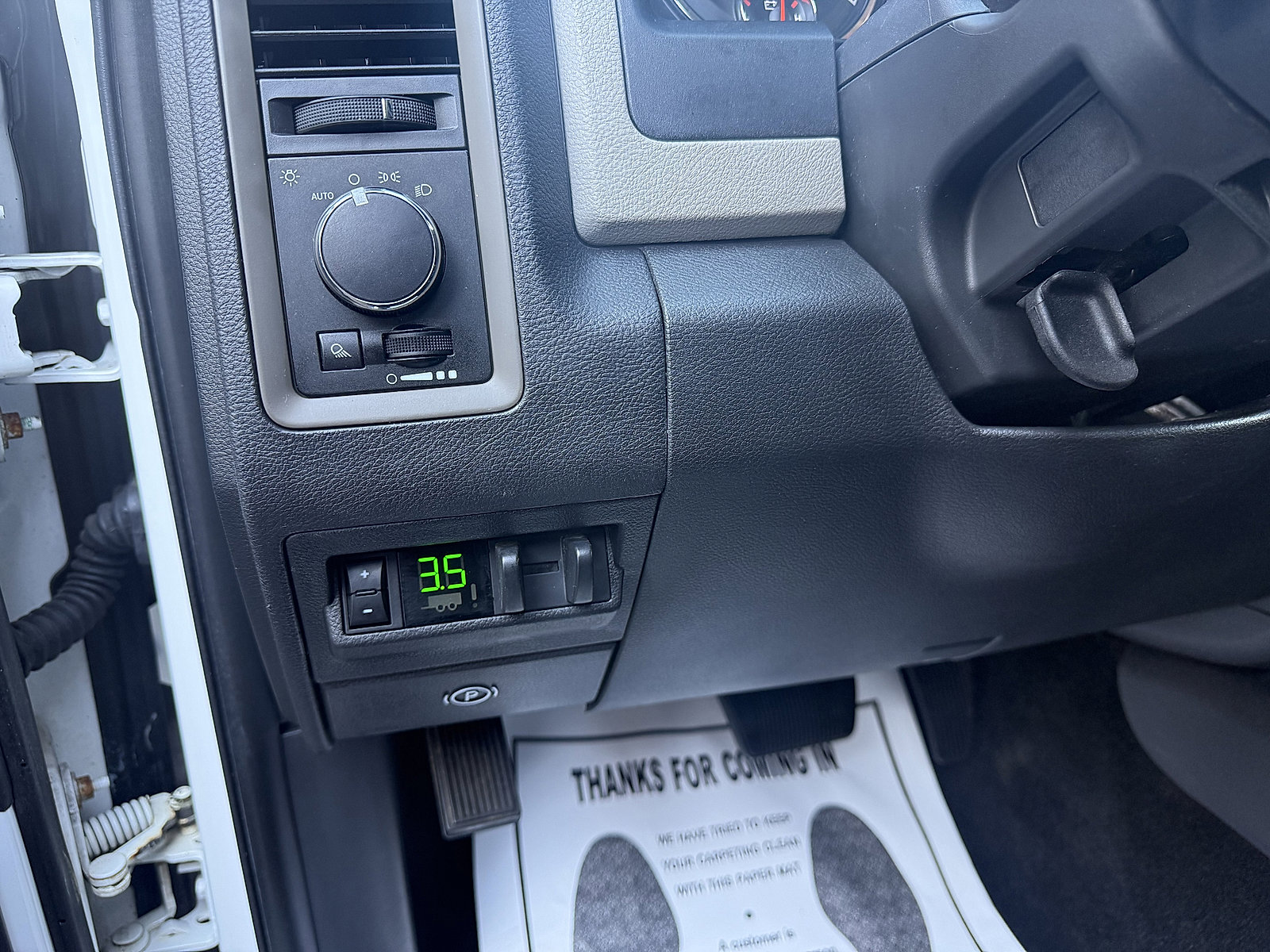 Used 2012 RAM 2500 ST w/ Chrome Appearance Group image 17