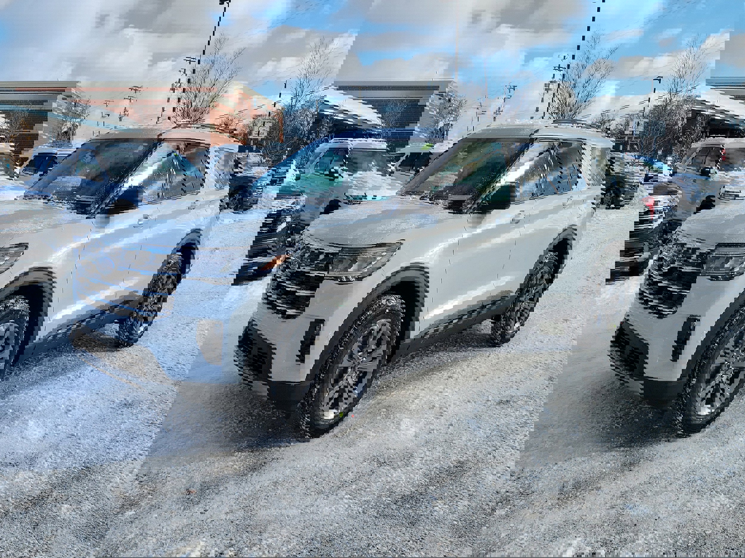 New 2026 Ford Explorer Active w/ Active Comfort Package image 2