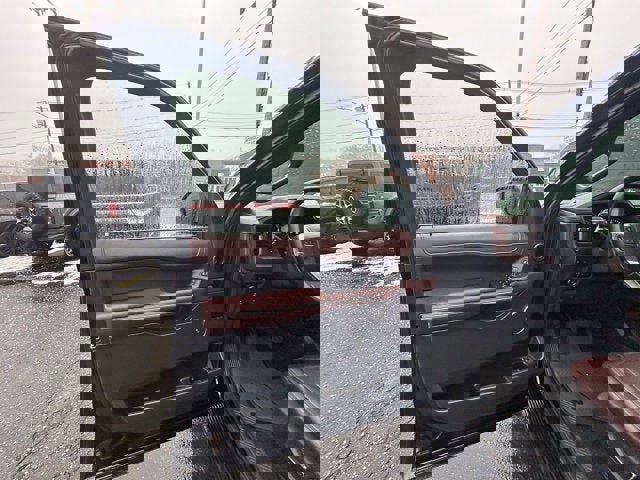 Used 2024 Ford Expedition Limited image 12