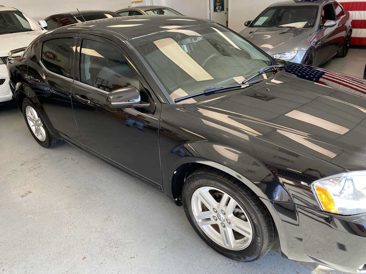 Used 2010 Dodge Avenger R/T w/ Premium Convenience Group FWD image 3