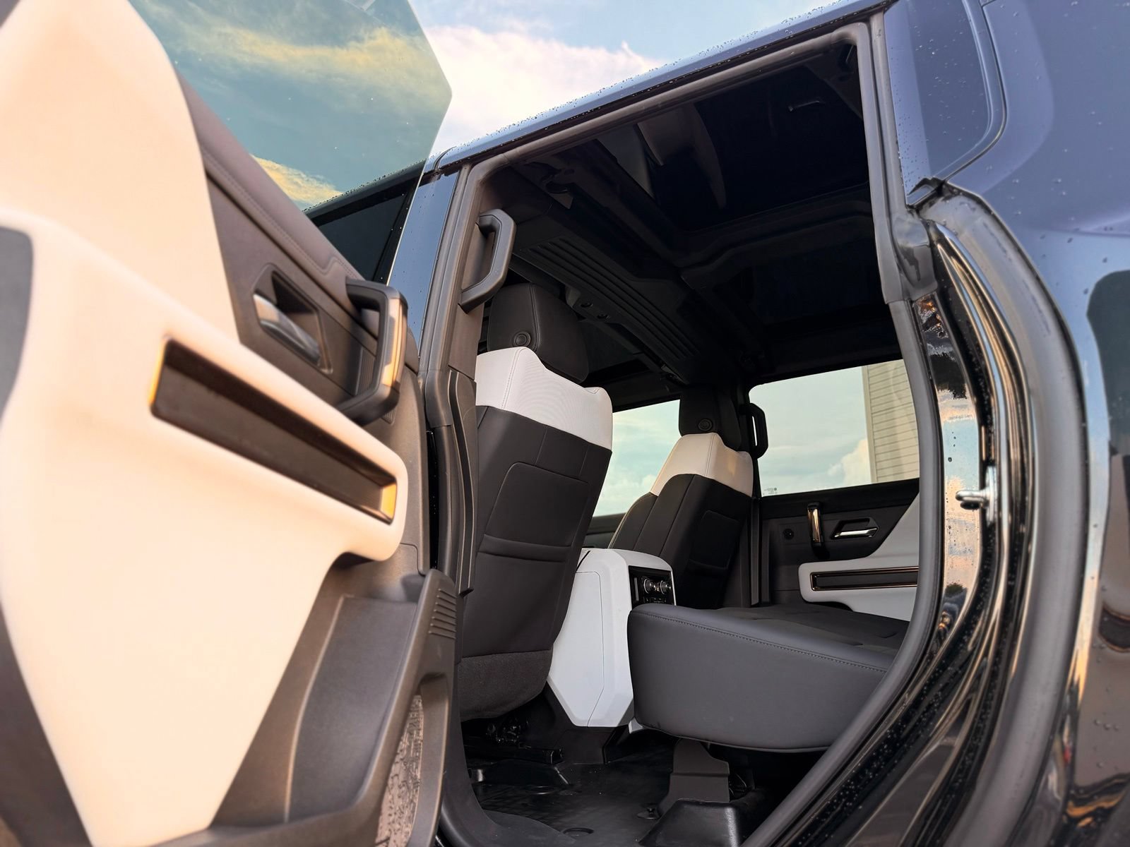 Used 2024 GMC Hummer EV 2X w/ Extreme Off-Road Package AWD/4WD image 30