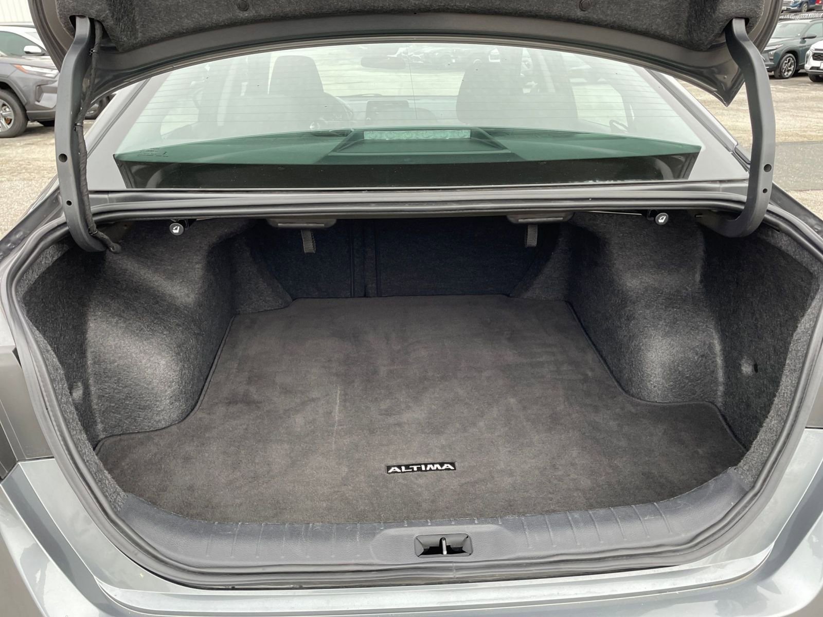 Used 2025 Nissan Altima 2.5 SV image 30