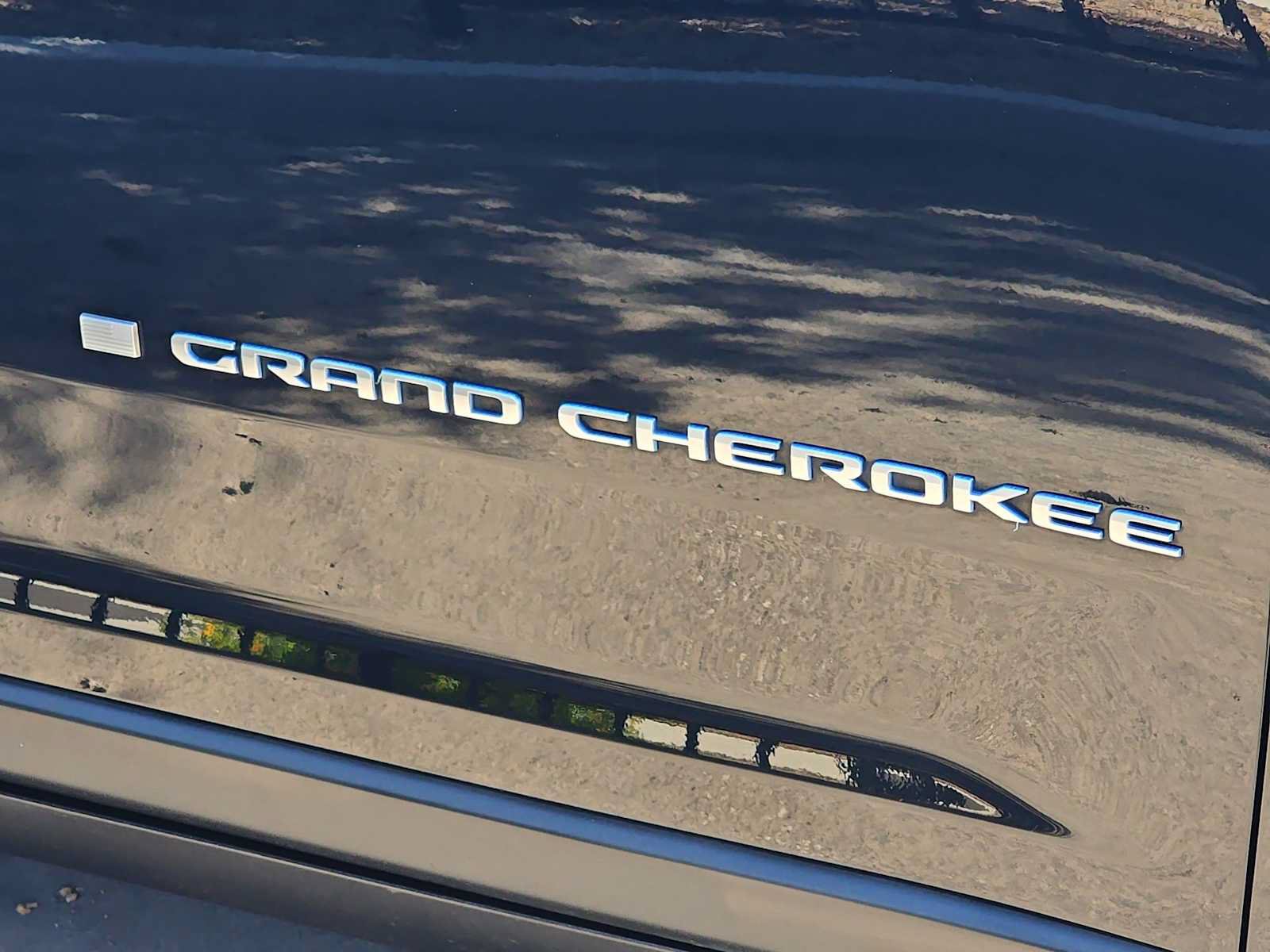 Used 2024 Jeep Grand Cherokee Limited 4xe AWD/4WD image 23