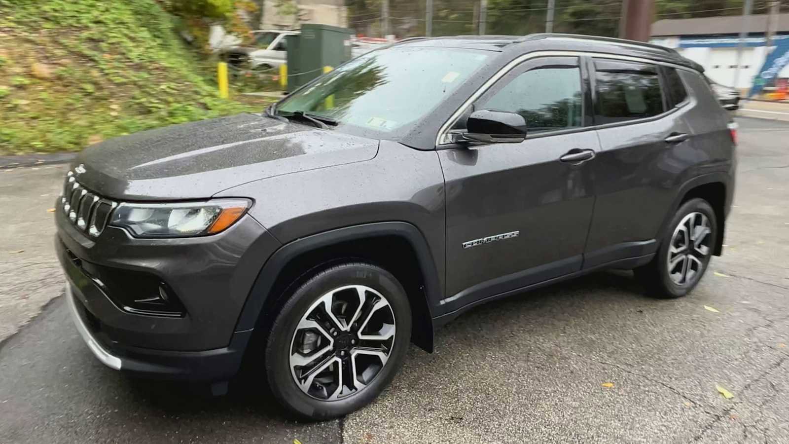 Used 2022 Jeep Compass Limited image 4