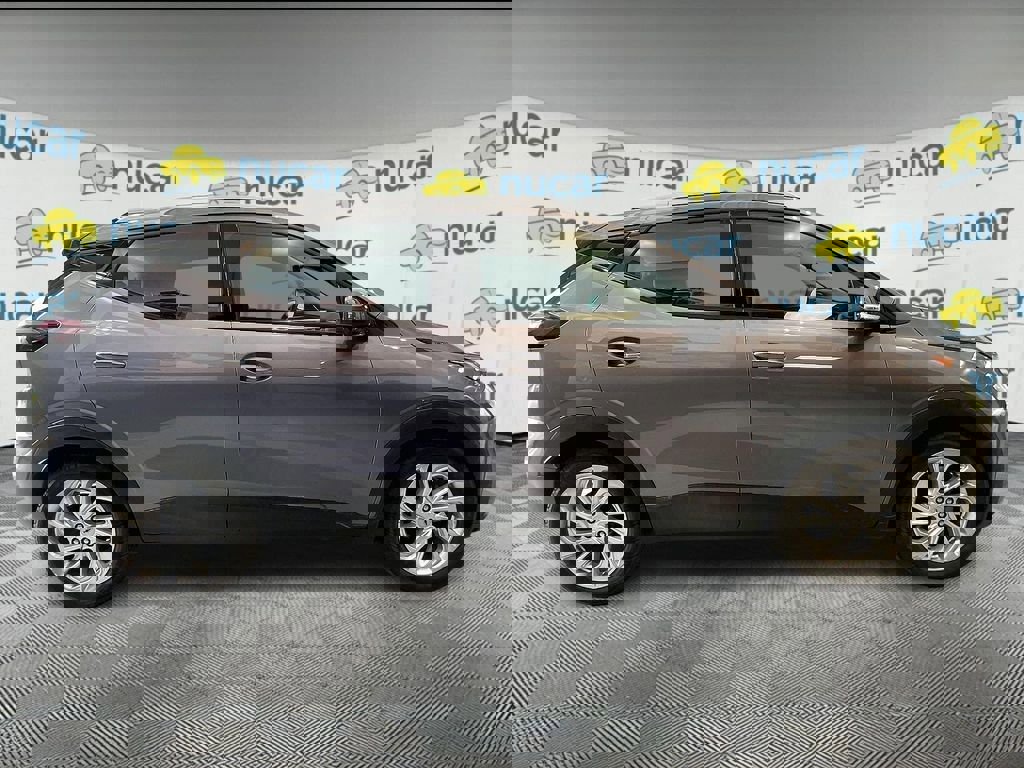 Used 2023 Chevrolet Bolt EUV LT w/ Comfort Package image 8