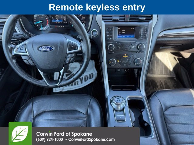 Used 2017 Ford Fusion SE AWD/4WD image 3